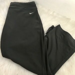 Nike Fit Dry Womens Athletic or Yoga Workout Capri